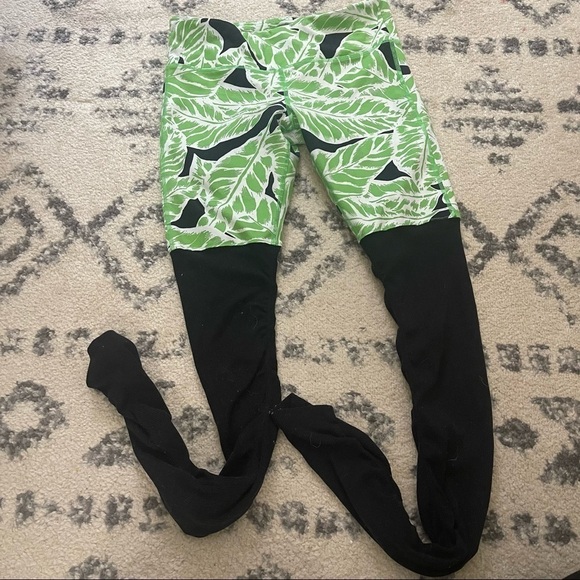 ALO yoga leggings medium - Picture 2 of 10